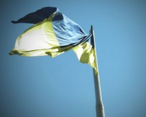 Показали, як українські бійці встановили прапор під носом у бойовиків