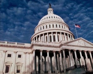Сенат США проголосовал за увеличение военной помощи Украине