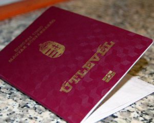 На Закарпатті склав мандат депутат, який мав угорський паспорт