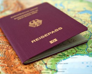 У МЗС пояснили, що чекає на українців із угорськими паспортами