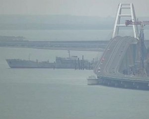 Стало відомо, чи платили українські кораблі за прохід під Керченським мостом