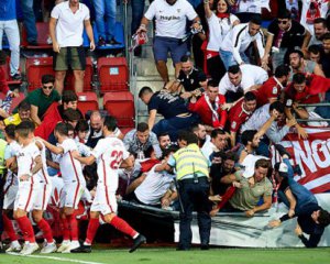 В Испании во время матча обрушилась трибуна - жуткие кадры