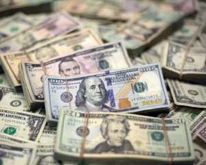 Украинцы активно продают доллары