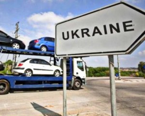 Литва допомагає Україні з &quot;євробляхами&quot;