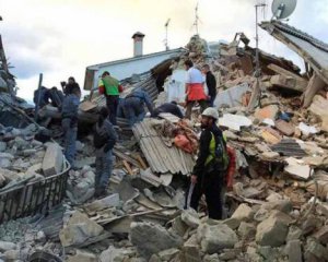 Город остался без медиков - землетрясение разрушило больницу