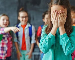 Булінг: як зрозуміти, що дитину цькують в школі