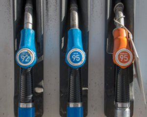 На АЗС объяснили, почему цены на топливо продолжают расти
