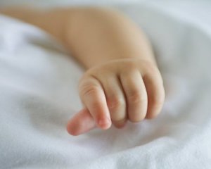 Немовля померло під час пологів на дому