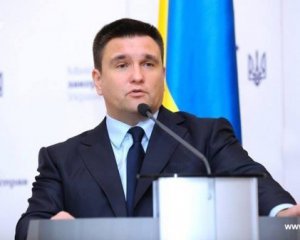 Клімкін назвав "ідіотськими" чутки про депортацію людей з другим паспортом