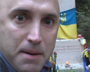 Російський пропагандист на камеру осквернив могилу Бандери
