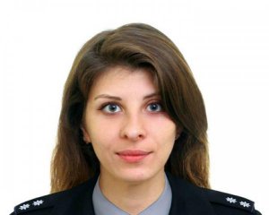 Набросился и вырывал сумку: полицейская самостоятельно скрутила грабителя