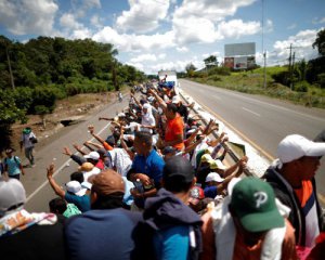 10-тысячный караван мигрантов приближается к Америке