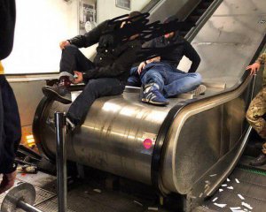 В метро Рима произошла серьезная авария: пострадали российские футбольные фанаты