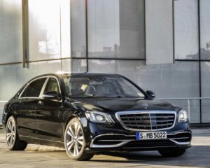 Автопарк президента поповнили Mercedes за 5 млн