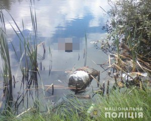 Чоловіка втопили заради автівки