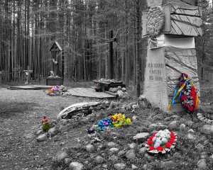 Розстріляли цвіт нації: Україна вшановує жертв масових репресій у Сандармоху