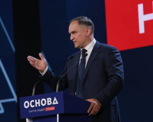 Мінськ не може бути незалежним майданчиком для переговорів з Росією - Полочанінов