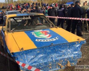 В Кривом Роге автомобиль врезался в толпу