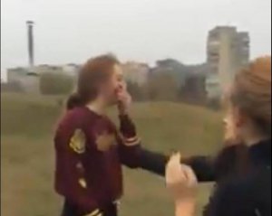 Дівчата знімали на відео бійку двох подруг