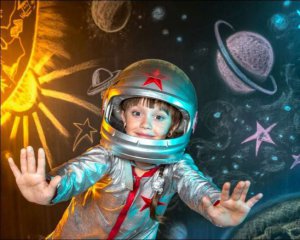 Ученые ищут женщин для рождения ребенка вне Земли