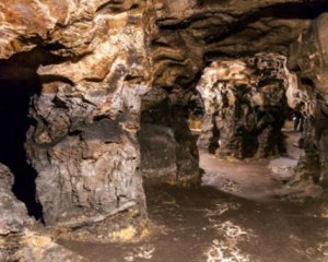 У печері знайшли лежанку трипільців