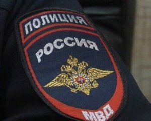 Знущалися всю ніч: у Росії троє поліцейських зґвалтували свою колегу