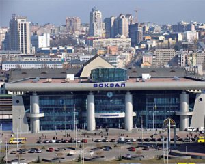 У Києві евакуювали 2 тисячі пасажирів із залізничного вокзалу