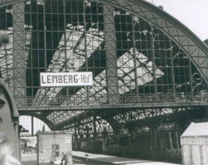 Первый украинский поезд отправился на Вену