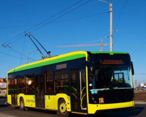 В Тернополе люди заблокировали движение общественного транспорта: подробности