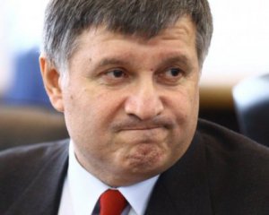 Авакова попросили піти у відставку слідом за Луценком