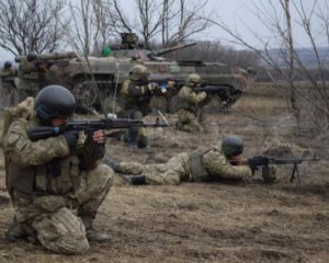 Українські військові відбили напад бойовиків. У ворога 11 поранених