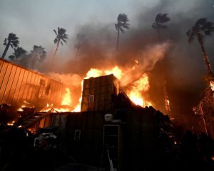 Згоріли в машинах: порахували жертв масштабної пожежі в Каліфорнії