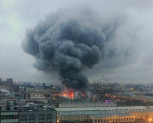 Назвали причину масштабної пожежі в російському гіпермаркеті