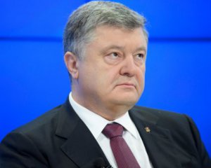 Порошенко обговорює з Меркель і Макроном фейкові вибори на Донбасі