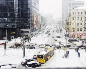 На Киев надвигаются снег и гололед
