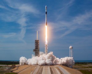 SpaceX запустила катарський супутник на орбіту