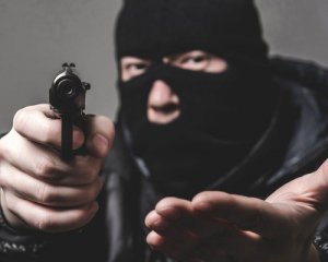 Під Києвом пограбували інкасаторів