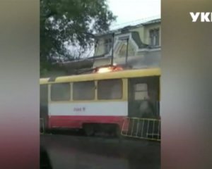 На ходу загорелся переполненный трамвай