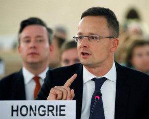 Венгрия считает законной выдачу своих паспортов гражданам Украины