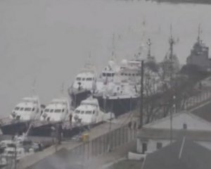 Поранених українських моряків вивезли до Москви
