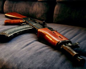 Чоловік застрелив зятя та свата і пустив кулю в себе