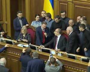 Рада зібралася обговорити воєнний стан