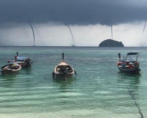 Аномалия в Таиланде: берегом   одновременно прошлись 4 торнадо