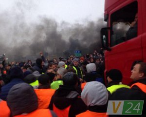 Євробляхери влаштували бійку на кордоні