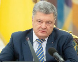 Порошенко отреагировал на отказ Трампа встретиться с Путиным