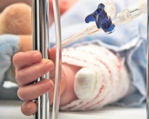 Відмовились від вакцини: 2-річний хлопчик вже тиждень в комі
