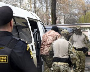 Захваченных украинских моряков переводят в московское СИЗО