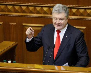 Порошенко назвал количество российских военных на границах с Украиной