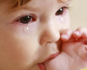 Бив, щоб не плакав: чоловік знущався з 8-місячного сина