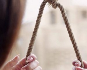 8-класниця повісилась за загадкових обставин